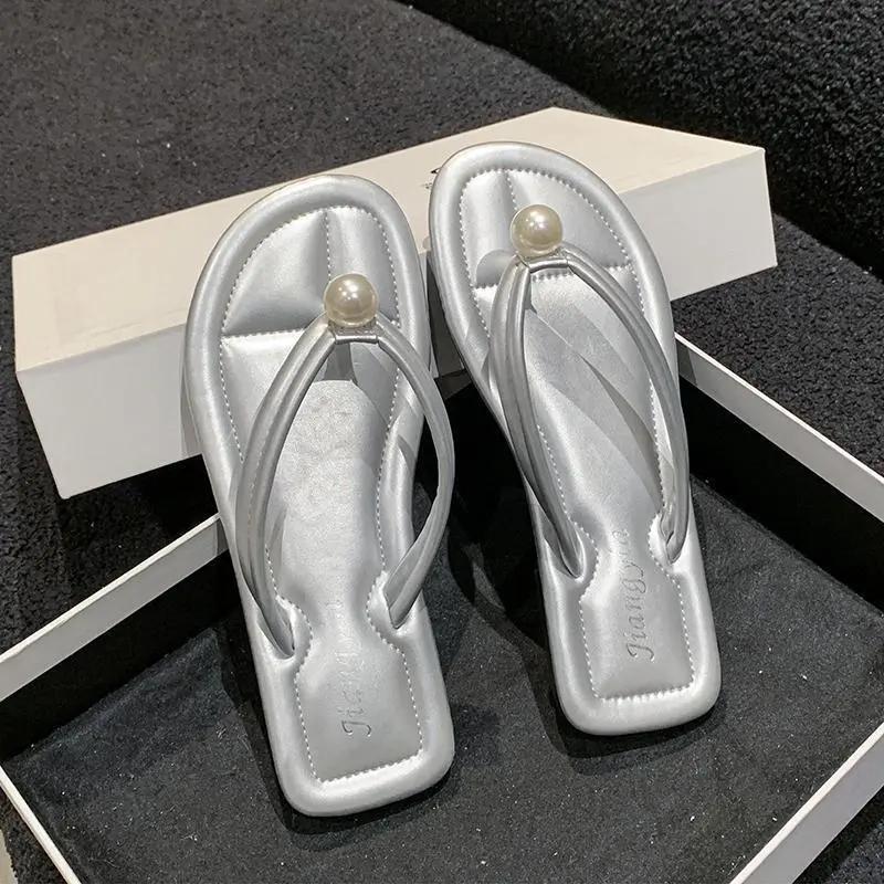 

Жемчужные шлепанцы на клипсах женская летняя обувь на плоской подошве с мягкой подошвой для туризма, моря, пляжа, тапочки, новые сандалии 2025 40 серебряный