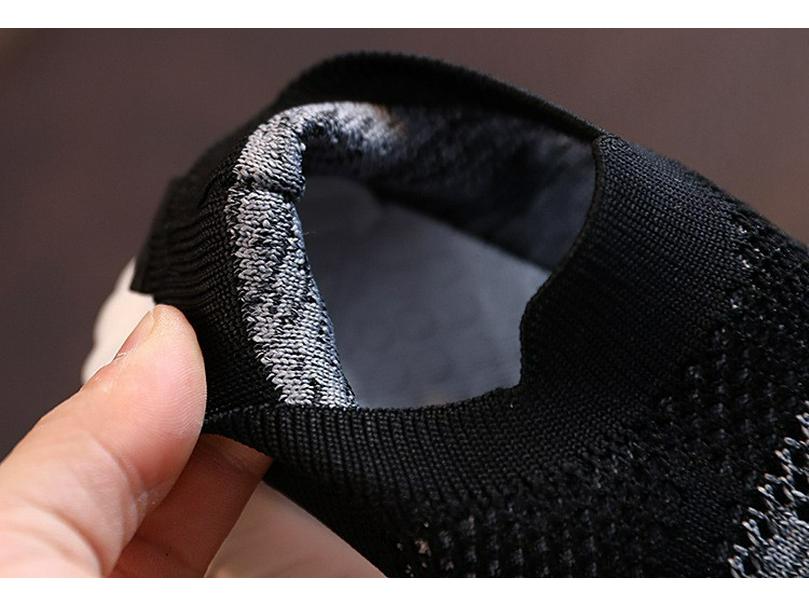 22 neue Frühlings-Schlupfschuhe für Kinder mit Mesh-Oberfläche und weicher Sohle für den Sport