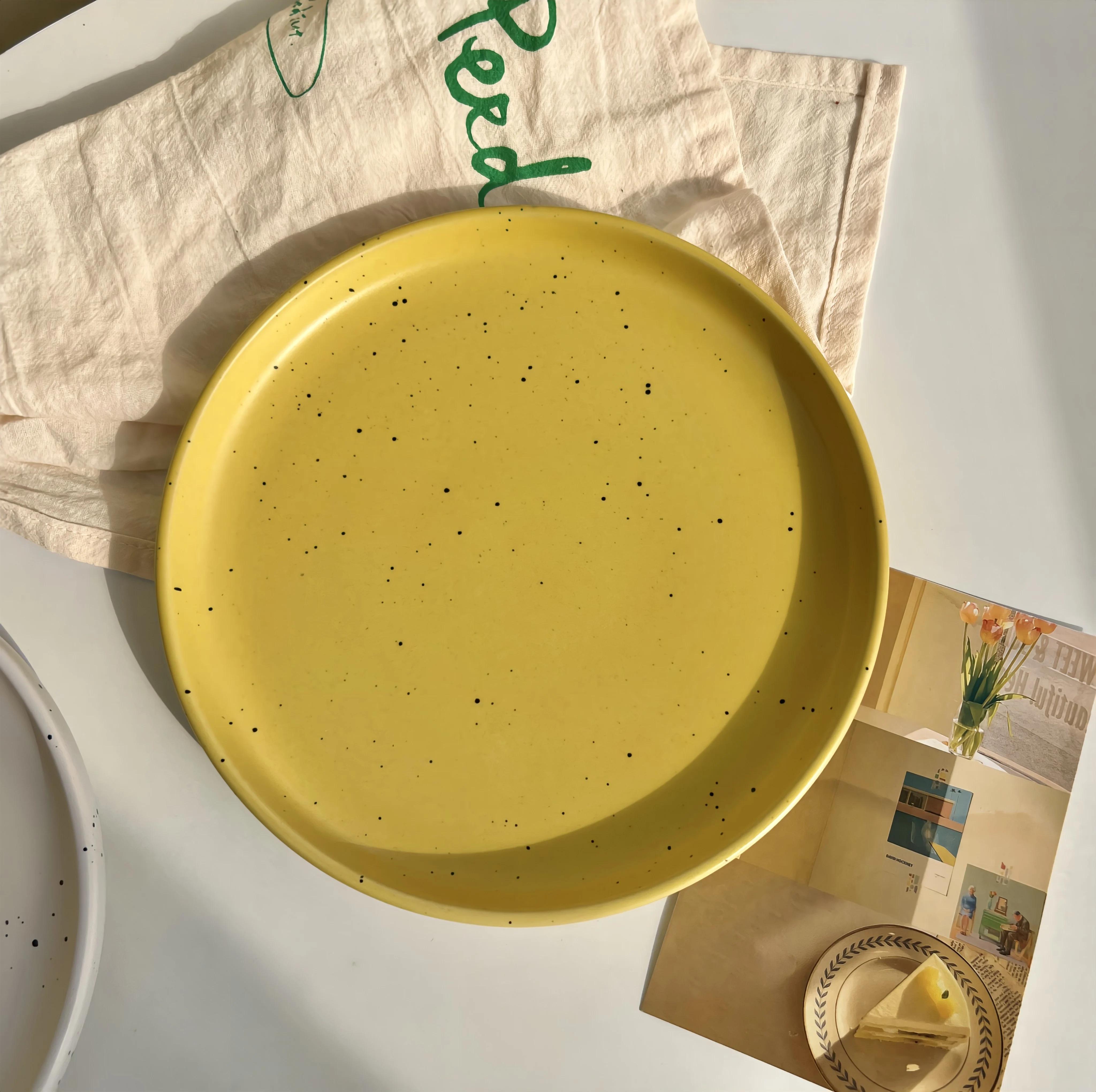 

Ins Style Vintage Ceramic Plates Restaurant Western Steak Pasta Plate Simple Household Fruit Dessert Snack Tray 8 inches