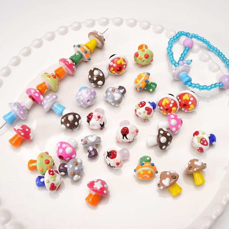 1 pezzo [17x16mm] Perline a forma di fungo in Vetro Colorato Dipinte a Mano Perline Fungo Tridimensionali Accessori Fai da Te per Gioielli Fatti a Mano