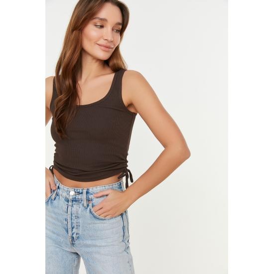 Mailet tricotat elastic, cu volane, cu gât de piscină