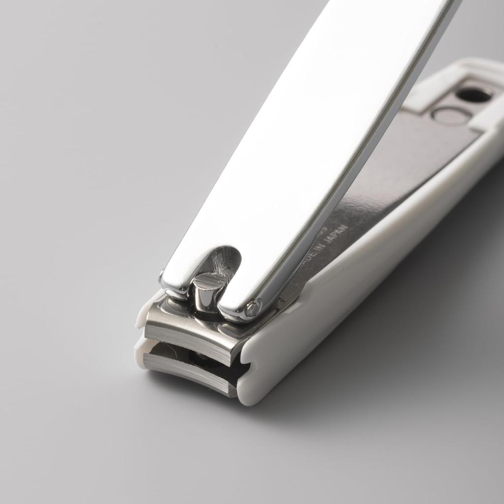Kai Nail Clippers Type 002 M Curved Blade with Stopper Made In KF1004 Case, Japan,