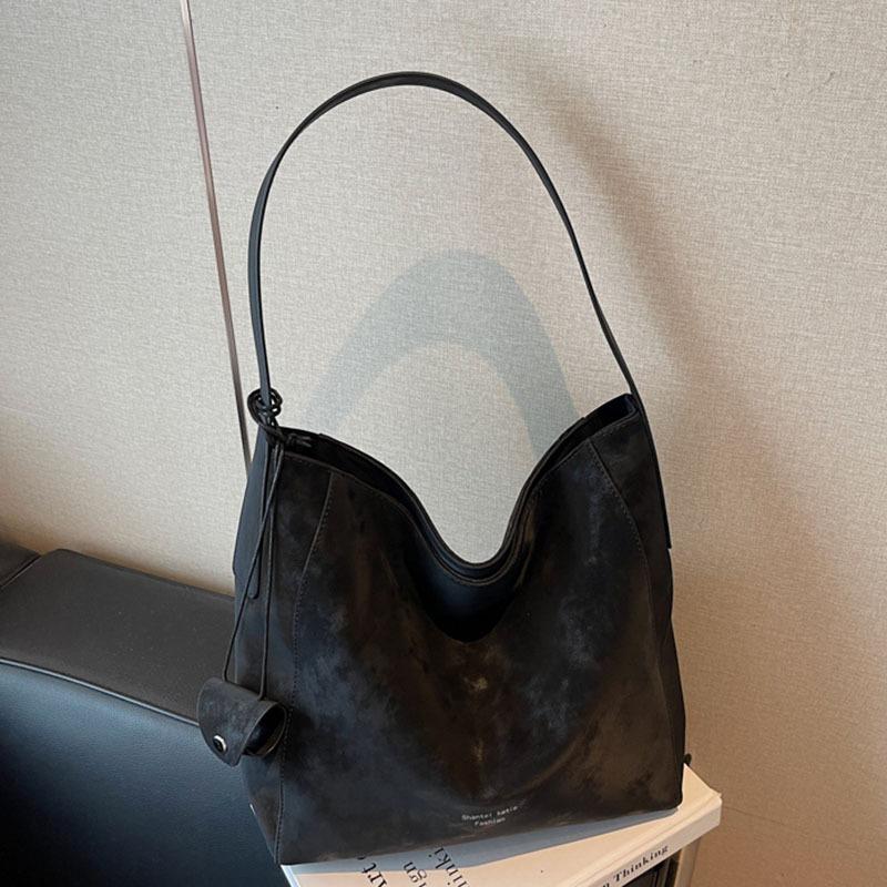 

Retro bag women s large-capacity new autumn and winter versatile simple shoulder bag popular commuter tote bag чёрный