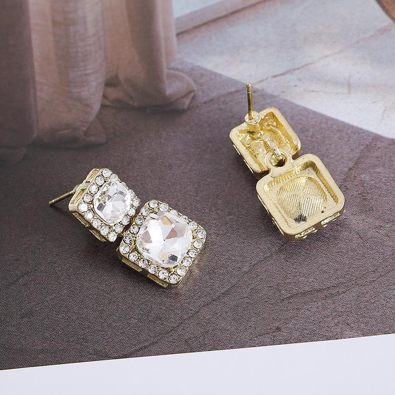 Elegant 3D Square Stud Earrings with Imitation Diamonds - Dangle Design for a Sophisticated Look
