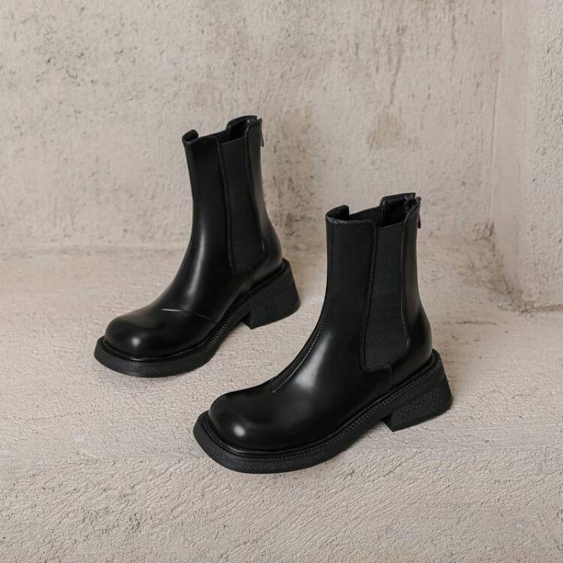 Autumn and Winter Women's Leather Martin Boots Women's Thick-soled Non-slip Large-size Women's Boots Rear Zipper Leather Boots Korean Version Med