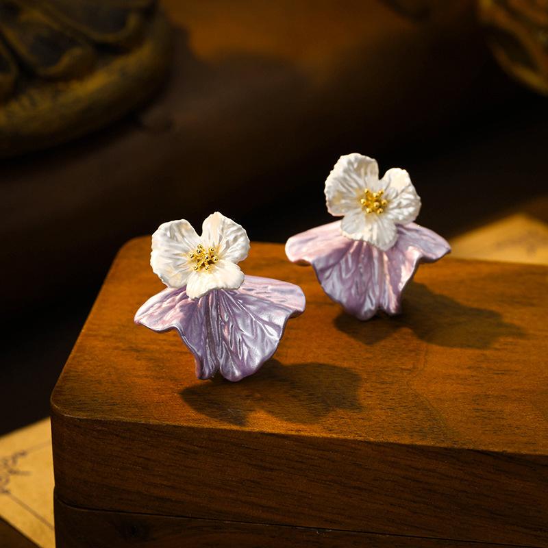 

Милые серьги-цветы простые модные серьги-гвоздики нишевые универсальные элегантные серьги женские