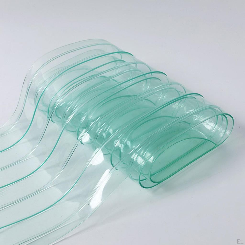 Robuste Hundetürklappe aus PVC für einfache Montage und Wetterschutz