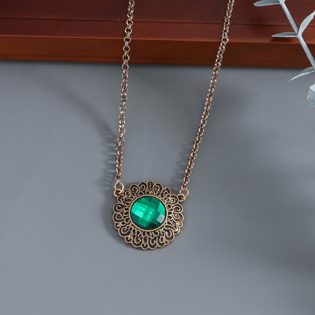 Catena per clavicola di alta gamma, Lusso leggero, Collana con ciondolo rotondo in pizzo, alla moda e semplice