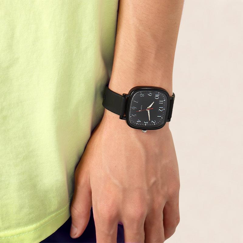 Fashionable Square Dial Teen Watch Quartz Movement 30m Water Resistance And Casual Style