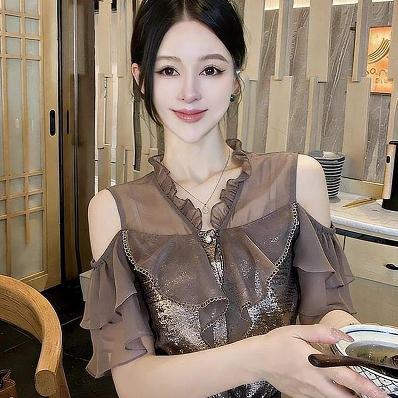 2026 Spring New Champagne Color Ruffled Off-Shoulder Top with Unique Design, Fashionable and Versatile Short-Sleeve Shirt Champagne Off-The-Shoulder Top S
