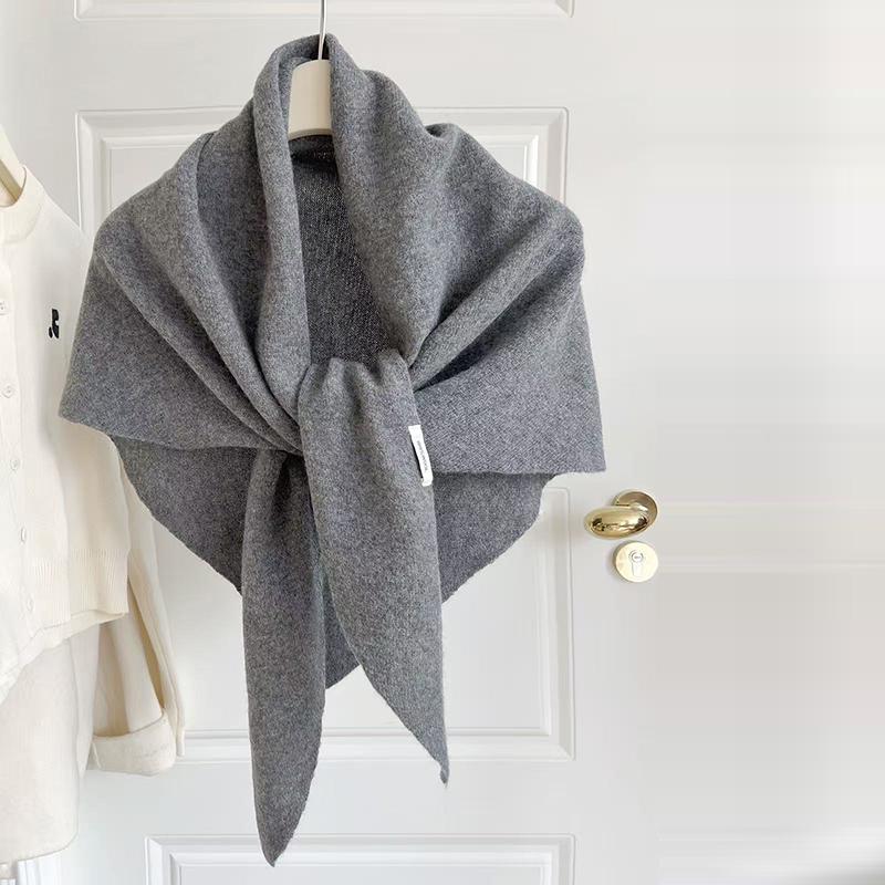 Retro British Triangle Women's Scarf Winter Versatile Super Cozy Scarf Women Comfortable Gentle Sweet Korean Style Muffler