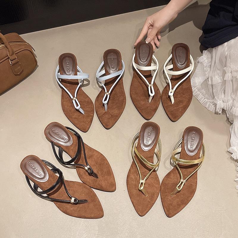 Beautiful cool slippers women's summer wear new flat-bottomed rhinestone sandals beach sandals