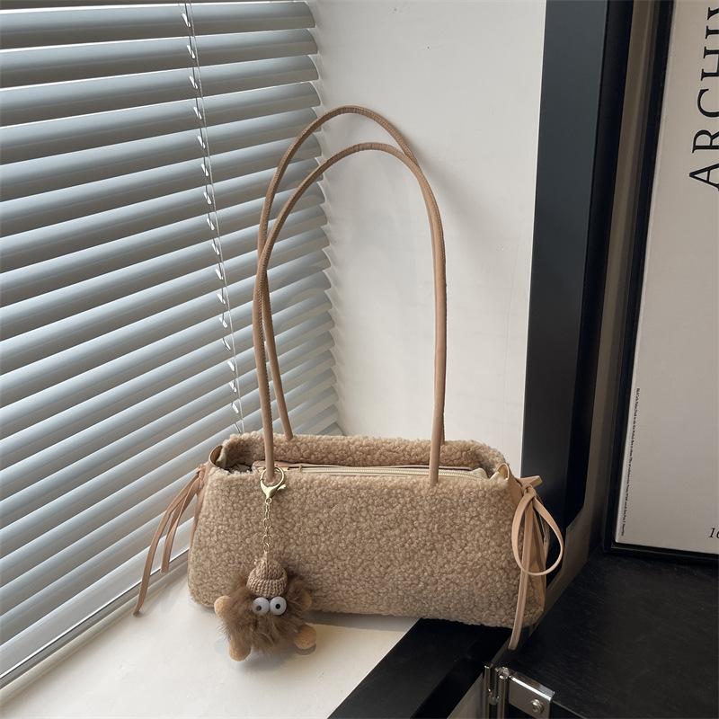 

Women s new autumn and winter plush tote bag fashion shoulder underarm bag versatile commuter handbag bag Without pendant хаки