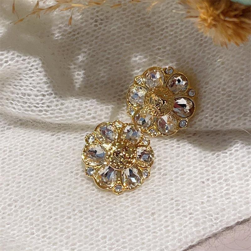 Flower Stud Earrings Light Luxury High Sense Exquisite Earrings Fashion Retro Design Sense Niche Earrings