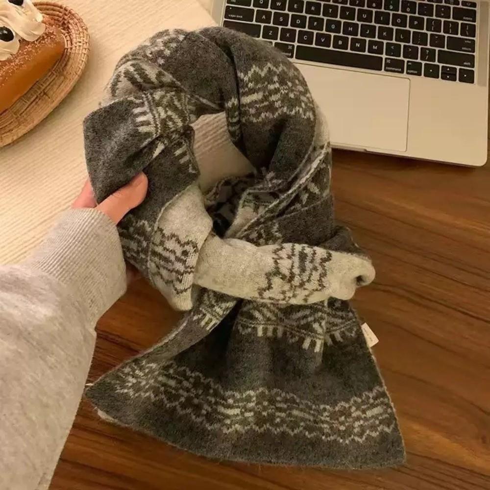Retro Jacquard Pattern Fair Isle Knit Scarf Thick Knit Fabric Neck Warmer Shawl Winter Daily Wear
