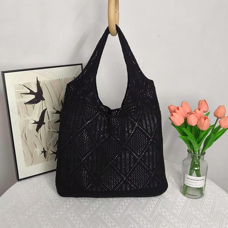 

Women s 2026 Cross-Border Knitted Shoulder Bag - Large Capacity, Hollow Design, Versatile Tote чорний