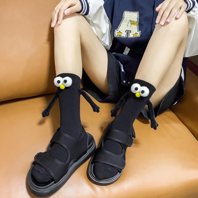 Magnetic Couple Socks Funny Doll Hand in Hands Matching Crew Socks for Bestfriend Boyfriend Girlfriend Friendship Socks