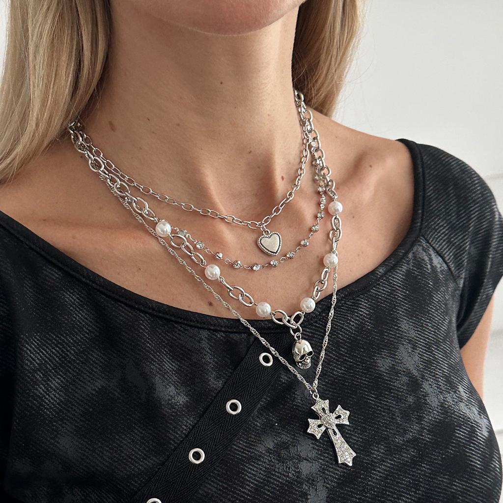 Gothic Diamond Cross Stacked Collarbone Chain, Sweet And Cool Love Skull Pendant Necklace