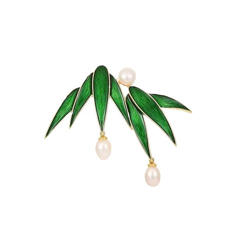Elegant perle bambusblad brosje High-end kvinners nisjedesign korsasje Retro allsidig nål klestilbehør