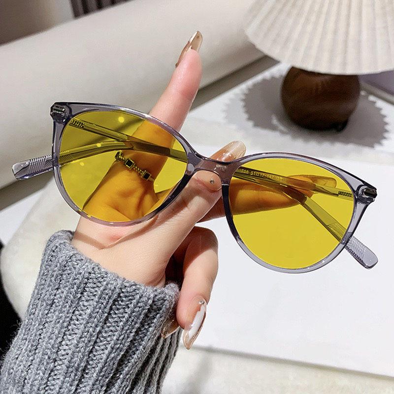 

New Retro Cat Eye Night Vision Myopia Glasses Day and Night Driving HD Vision Near Sight Eyeglasses for Women and Men -2.0-4.0 -4.0