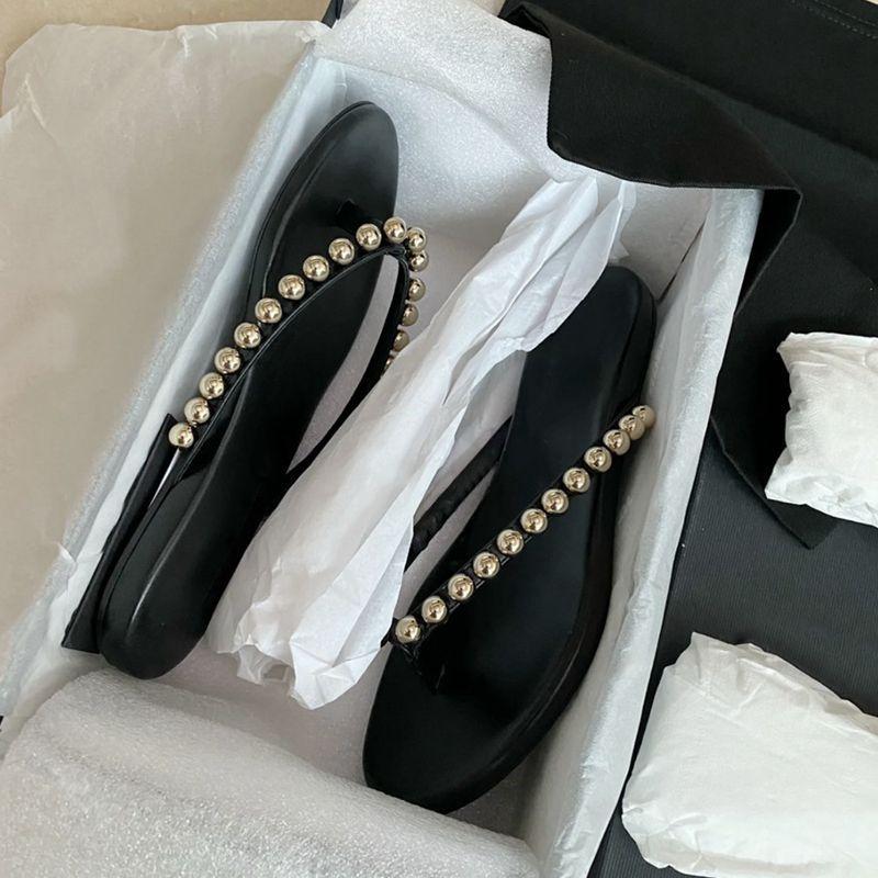 Flat-bottomed flip-flops women's pearl leather fashion beach pinch sandals outside