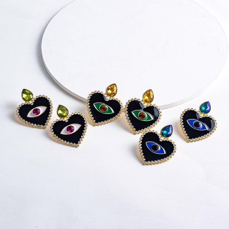 Nuevos y modernos pendientes de ojo malvado con cristales bohemios vintage y corazón de amor con diamantes de imitación para mujer, joyería étnica, regalos de fiesta.