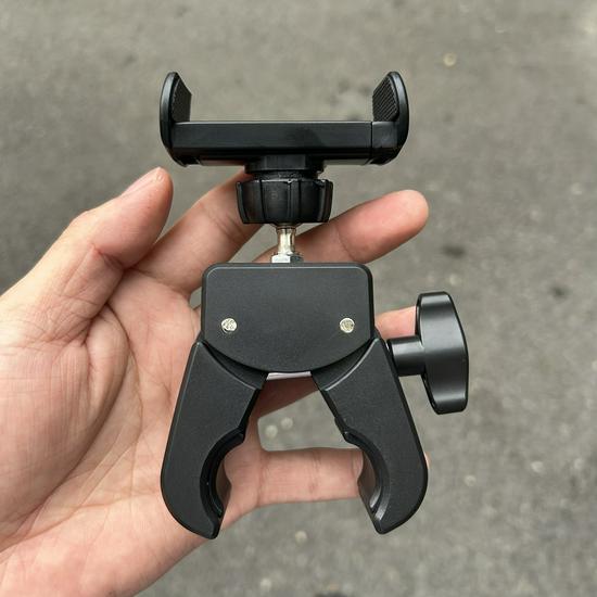 

Live Broadcast Metal Hose Fishing Phone Holder with Thickened Crab Claw Clip for Wheelchair and Guardrail Use