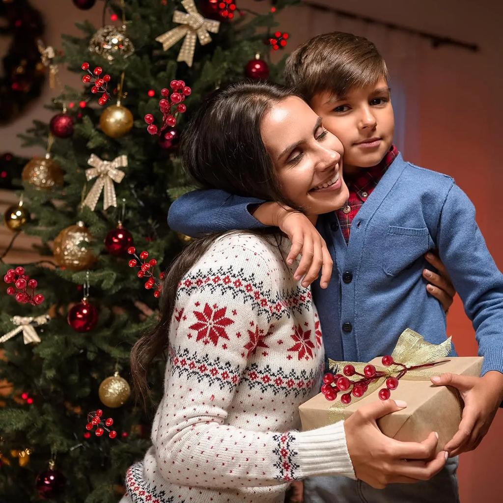 Artificial Red Berry Stems Christmas Berries Picks for DIY Crafts Christmas Tree Wreath Berry Branch for Wedding and Party Decor