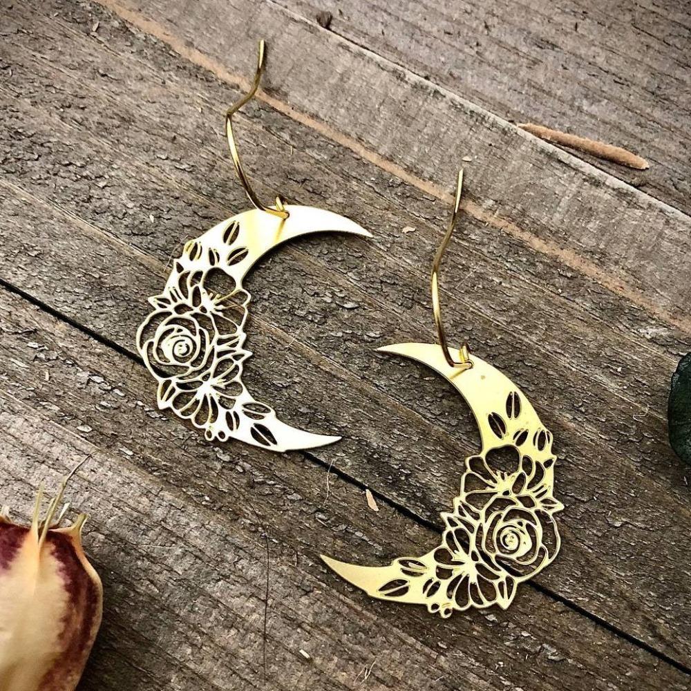 Temperament Goth Gold Color Hollowed-out Rose Flower-patterned Crescent Moon Dangle Earrings for Women Retro Charm Jewelry Gifts