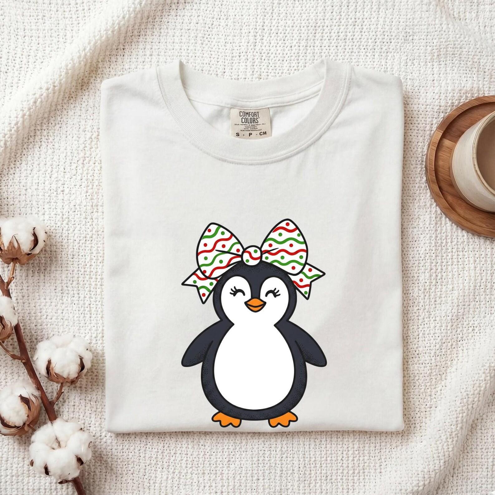 Penguin Bow Shirt Christmas Critter Gift Women Kawaii Tee Pingu T-Shirt Christmas Fan Cartoon Tshirt Animal Graphic Doodle Ribbon Tshirt 4XL