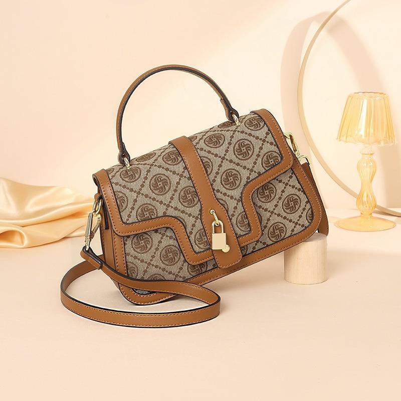 Versatile Oblique Span Small Square Bag, High-end Retro Small Bag, Autumn and Winter New Women's Bag, Fashionable and Simple Shoulder Bag.