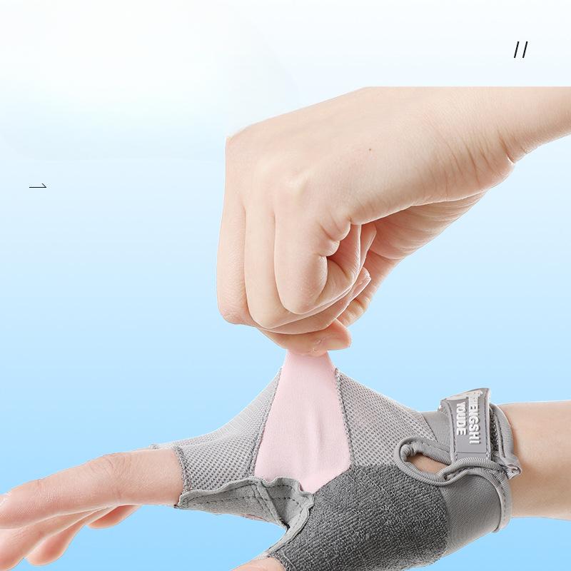 Half Finger Sports Fitness Gloves for Women Anti cocooning Yoga Barbell Equipment Non Slip Wear Resistant Breathable Outdoor Cycling Gloves