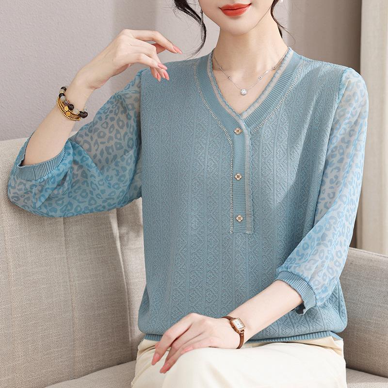 

Chic Spring Knit V-Neck Blouse with Gauze Sleeves for Stylish Moms 110 (for 80-110 jin) світло-синій колір