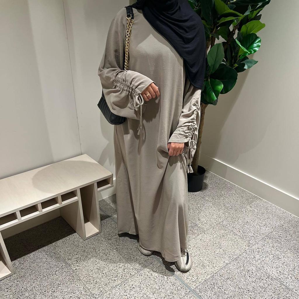 Saudi-Arabien Muslimische Frauen Bescheidenes Kleid Eid Dubai Plain Abaya Islamische Feiertagsparty Solide Türkei Schnürmanschetten Lange Kleidung