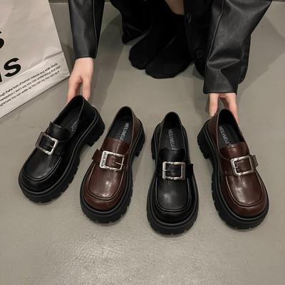 Ρετρό βρετανικού στυλ μαύρες πλατφόρμες loafers γυναικεία 2025 φθινόπωρο και χειμώνας νέα μόδα ευέλικτα με φούστα μικρά δερμάτινα παπούτσια