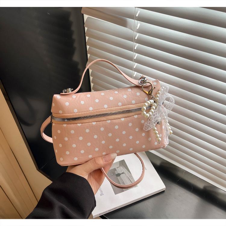 Retro Sweetheart Polka Dot Crossbody Bag: Elegant Korean Style, Versatile Commuter Shoulder Bag