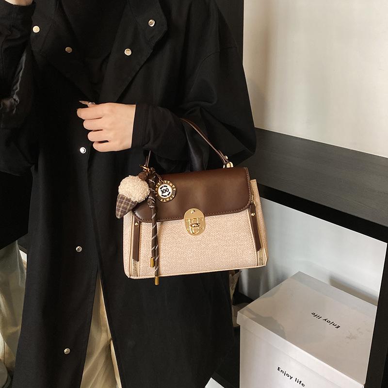 Source Women's Bag 2025 New Simple Portable Small Square Bag Single Shoulder European and American Fashion Messenger Bag Bag