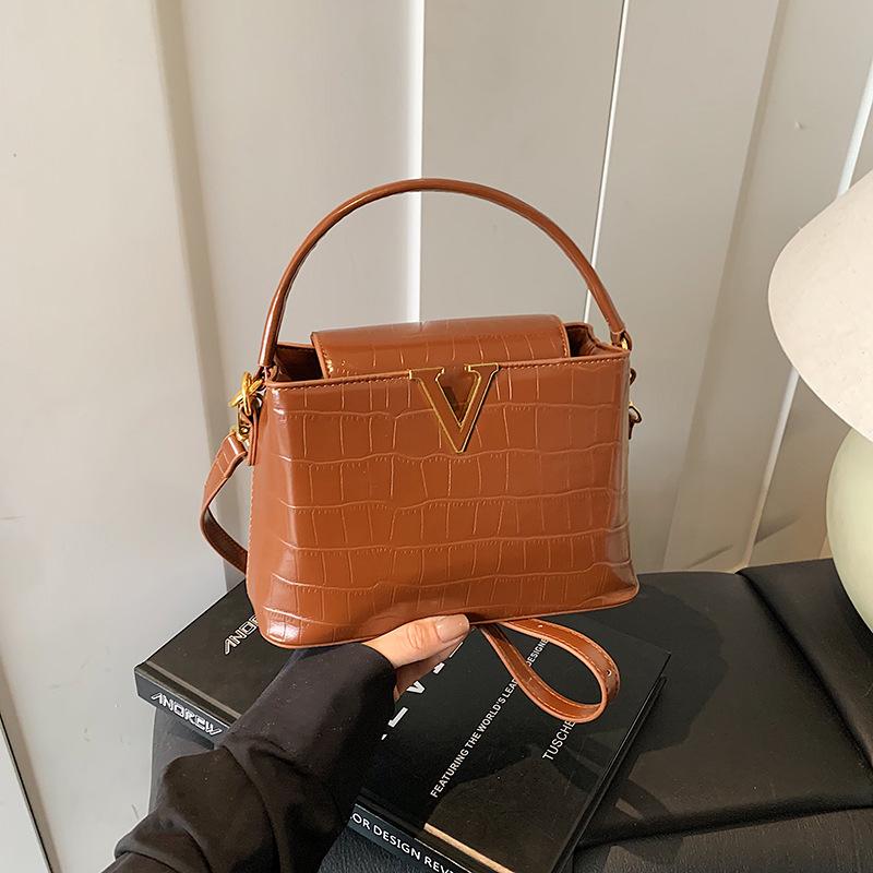 Women's Bag - High-end Style, Versatile for Daily Use, Suitable for Office Wear, Small Handbag for Carrying Essentials.