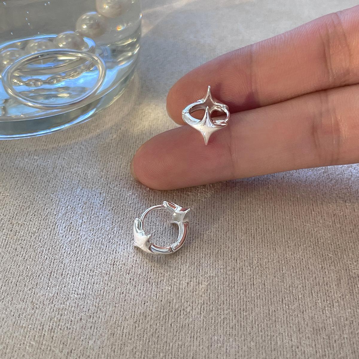 

925 Silver Needle Plain Ring Small Earrings Women s Exquisite Fashion High-end Quadruple Star Earrings Niche Versatile Autumn and Winter Ear Buckles