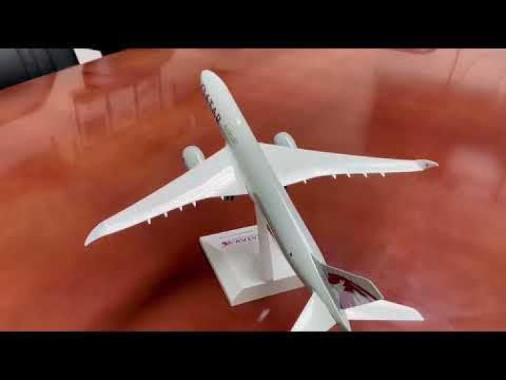 Daron Qatar Skymarks Scale Model with Gear Display Stand SKR1014 777-9 1/200 &