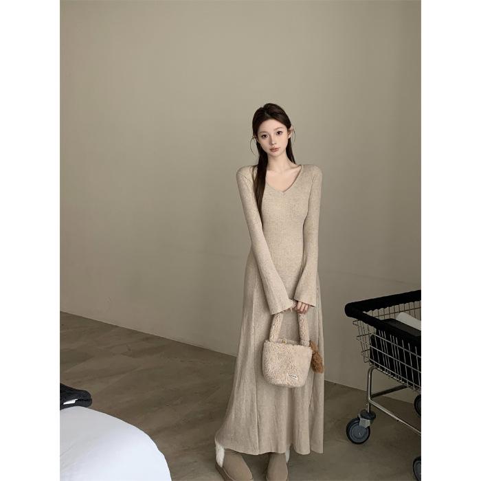 Robe en tricot Rétro à col en V et manches évasées Automne 2025 pour Femme - Jupe longue élégante et amincissante