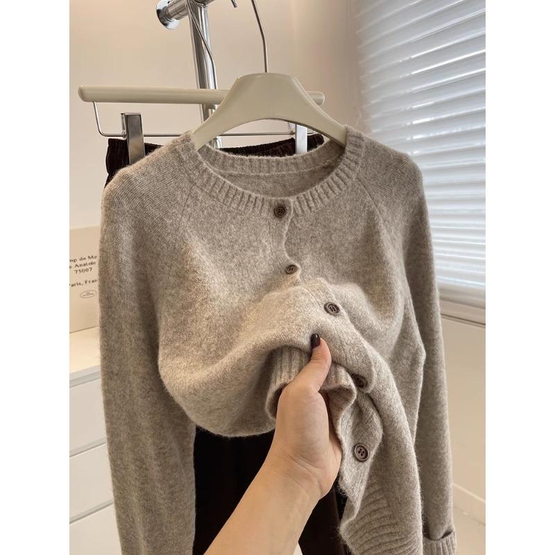 

Crew neck cardigan sweater! Gentle soft waxy and versatile in autumn and winter, stacked with knitted sweater and jacket for women One Size верблюд