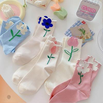 1 PairsWomen's Middle Tube Socks Harajuku Retro Floral Vintage Novelty Elegant Ethnic Kawaii Cute Casual Breathable Ladies Girls