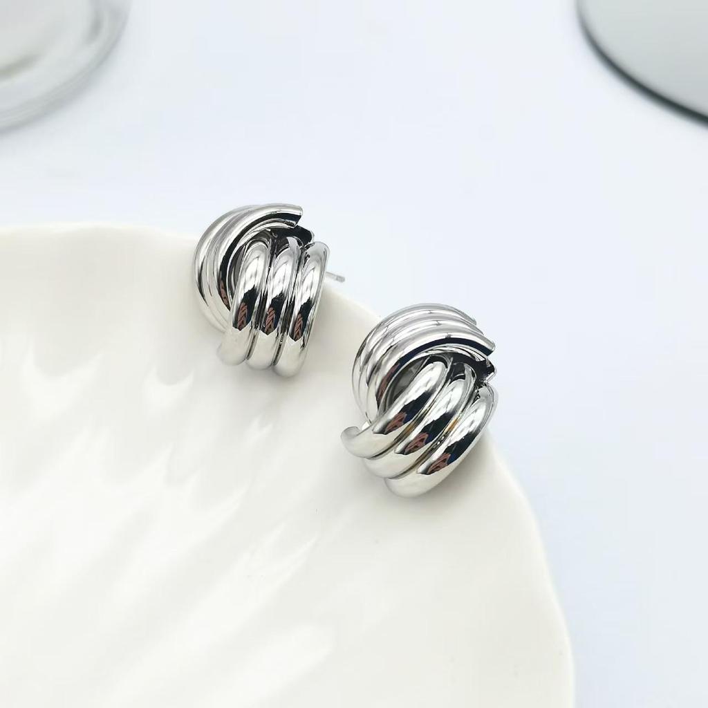 Gold-Tone Geometric Twist Earrings: Fashionable and Versatile Multi-Layer Braided Earrings for Women.