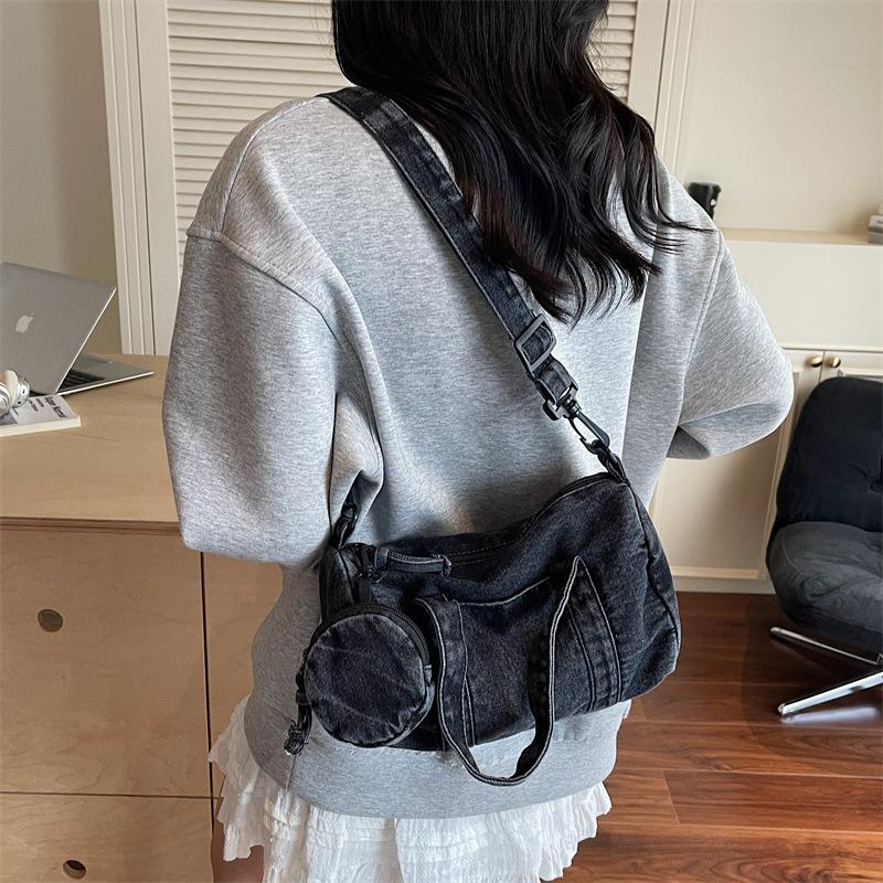 Retro Denim Women's Pillow Shoulder Bags Casual Large Capacity Female Crossbody Bag Casual Travel Handbags with Round Purse