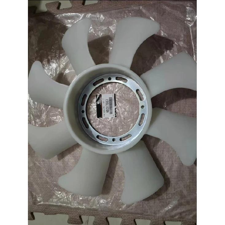 Cooling Fan MD317680 For Mitsubishi Montero 1997-1999