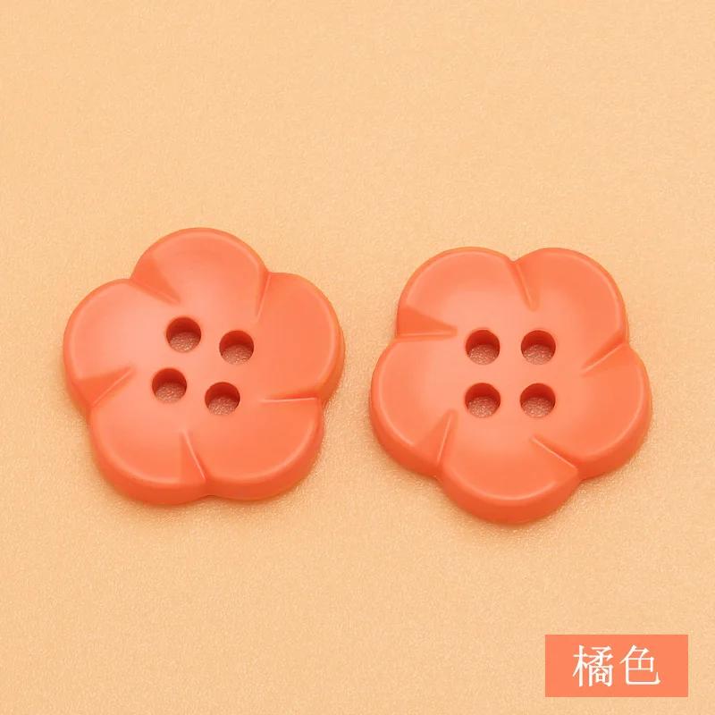 10 Stück Harzblumenknöpfe 18mm Farbe Kleidung DIY Dekorativer Knopf Pullover Vierloch Handgenähter Knopf Für Bekleidung Nähen