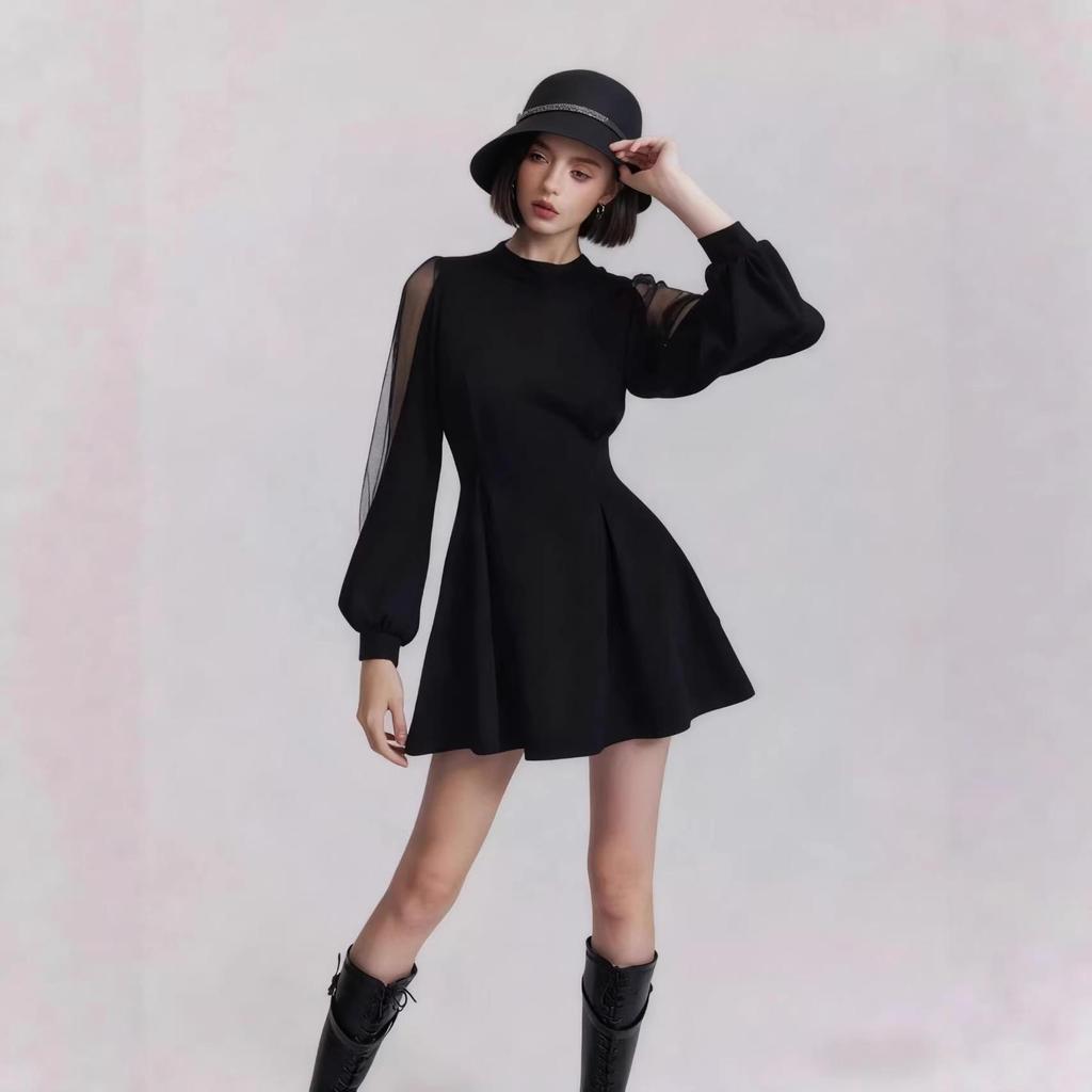 Petite figurbetontes langes Kleid mit Taillengürtel und langen Ärmeln für Damen