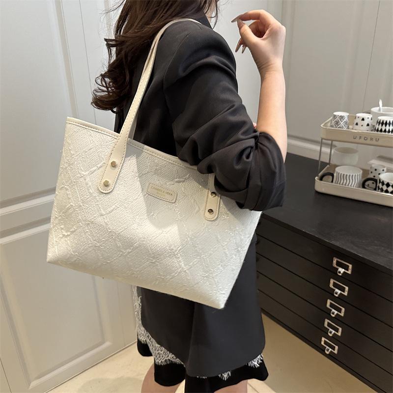 Simple Texture Rhombus Large-capacity Tote Bag Women's 2025 New Commuter Bag Women's Portable Shoulder Bag Tide