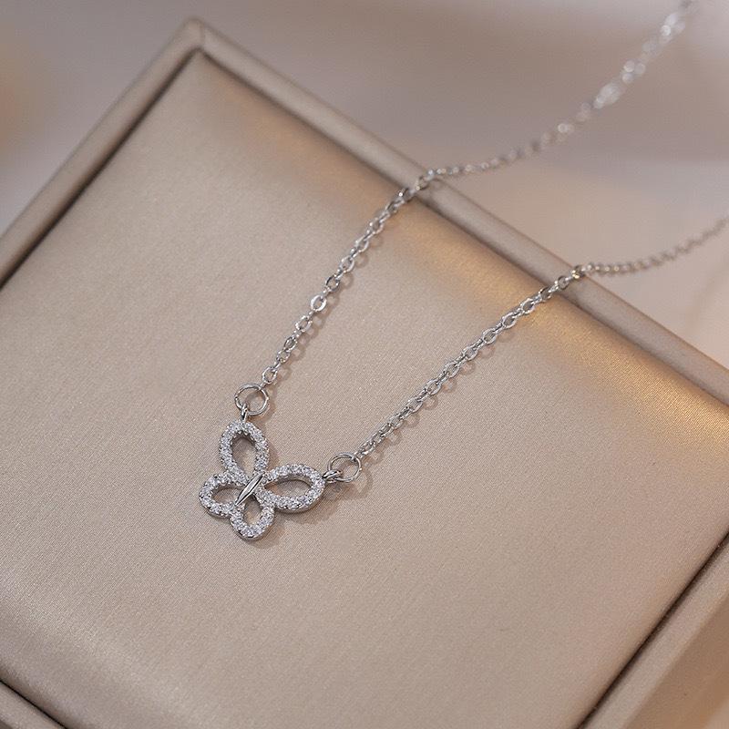 Butterfly Necklace with Color-Retaining Zircon - Fashionable, Versatile Women's Jewelry Accessory.